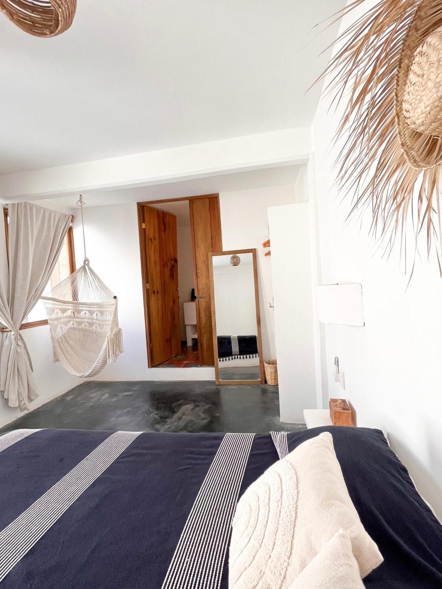 Отель Casa Leone La Punta Brisas de Zicatela Номер фото