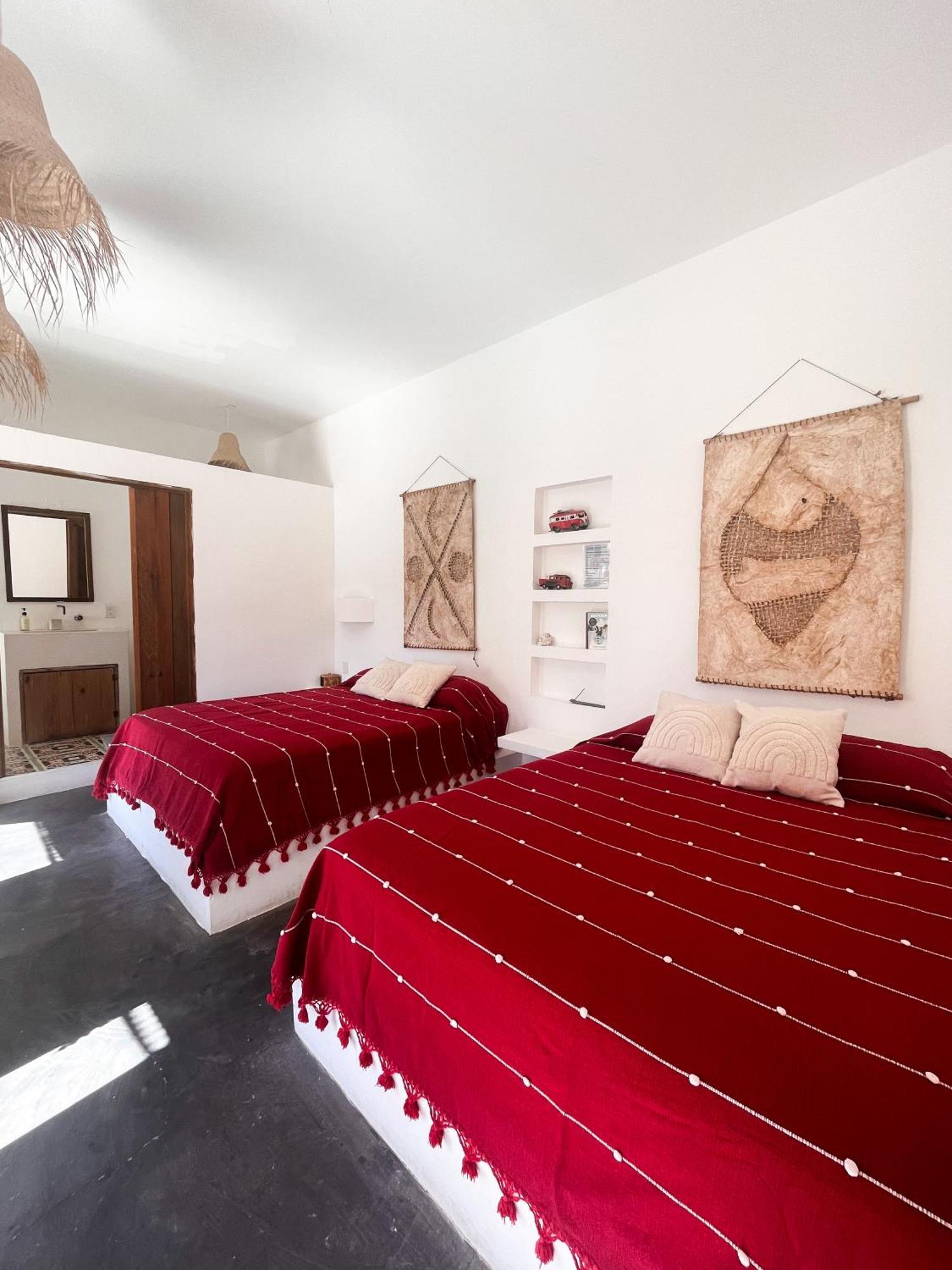 Отель Casa Leone La Punta Brisas de Zicatela Номер фото